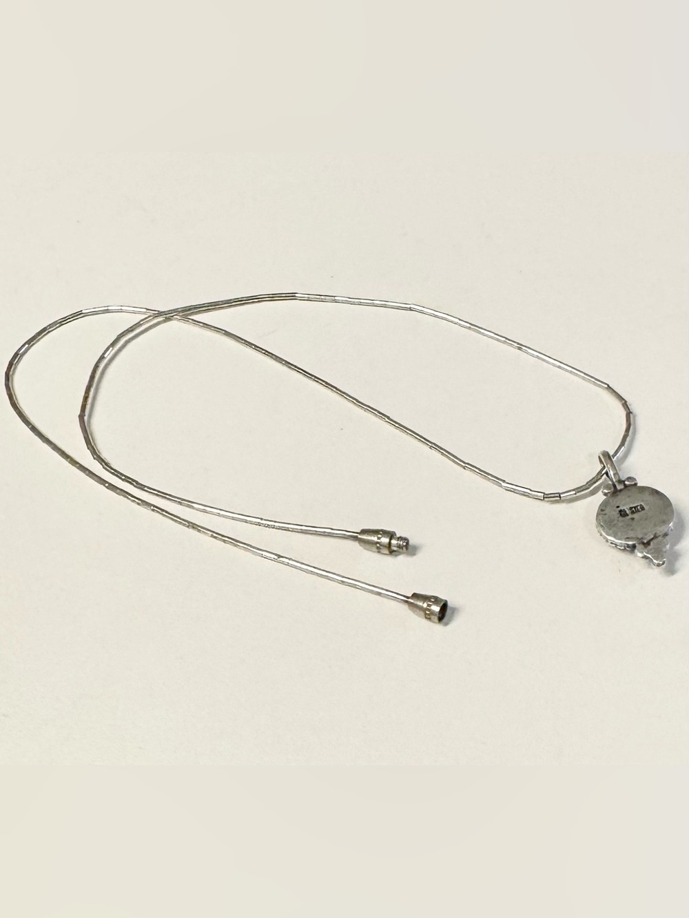 Native American Sterling ‘Liquid Silver’ Mother of Pearl Necklace - Picture 9 of 9